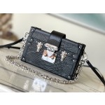 𝐋𝐎𝐔𝐈𝐒𝐕𝐔𝐈𝐓𝐓𝐎𝐍 M21462 crocodile pattern Petite Malle handbag