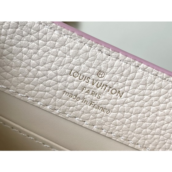 𝐋𝐎𝐔𝐈𝐒𝐕𝐔𝐈𝐓𝐓𝐎𝐍 M22122 Light Purple Mini Capshell Mini Handbag