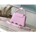 𝐋𝐎𝐔𝐈𝐒𝐕𝐔𝐈𝐓𝐓𝐎𝐍 M22122 Light Purple Mini Capshell Mini Handbag