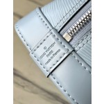 𝐋𝐎𝐔𝐈𝐒𝐕𝐔𝐈𝐓𝐓𝐎𝐍 M22357 light blue