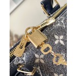 𝐋𝐎𝐔𝐈𝐒𝐕𝐔𝐈𝐓𝐓𝐎𝐍 M22923 blue (dazzling)