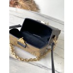 𝐋𝐎𝐔𝐈𝐒𝐕𝐔𝐈𝐓𝐓𝐎𝐍 M82465 Yellow Flower Camera Box Handbag