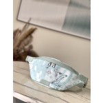 𝐋𝐎𝐔𝐈𝐒𝐕𝐔𝐈𝐓𝐓𝐎𝐍 M22576 This Discovery Waistpack