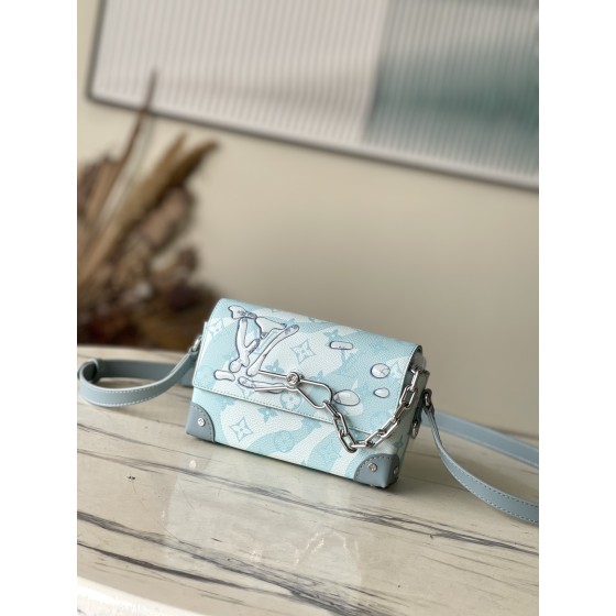 𝐋𝐎𝐔𝐈𝐒𝐕𝐔𝐈𝐓𝐓𝐎𝐍 M22637 Crystal Blue Steamer Mini Handbag