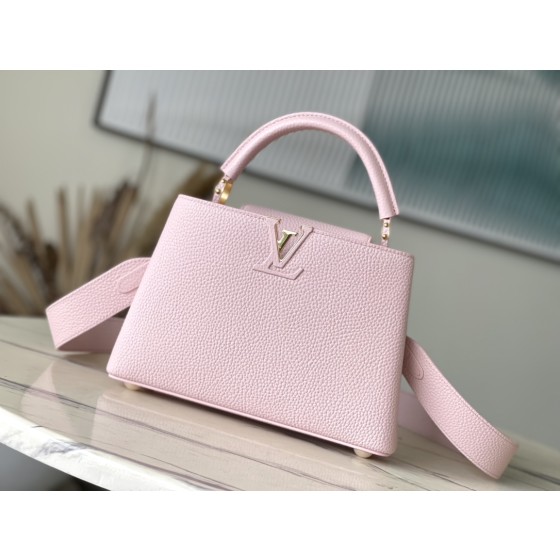 𝐋𝐎𝐔𝐈𝐒𝐕𝐔𝐈𝐓𝐓𝐎𝐍 M22178 Small This CAPUCINES BB handbag