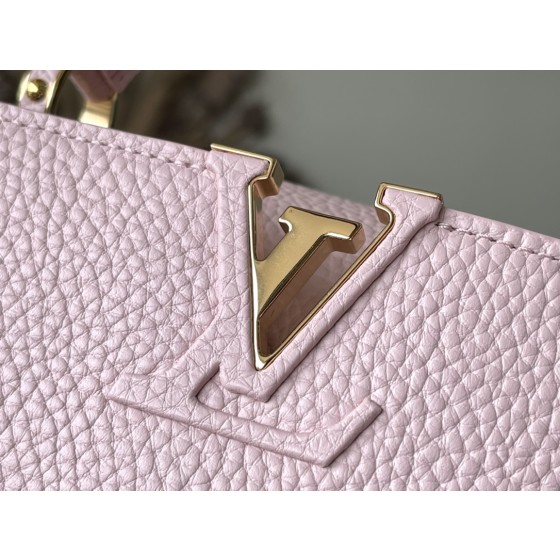 𝐋𝐎𝐔𝐈𝐒𝐕𝐔𝐈𝐓𝐓𝐎𝐍 M22178 mini This CAPUCINES mini handbag