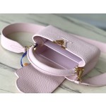 𝐋𝐎𝐔𝐈𝐒𝐕𝐔𝐈𝐓𝐓𝐎𝐍 M22178 mini This CAPUCINES mini handbag