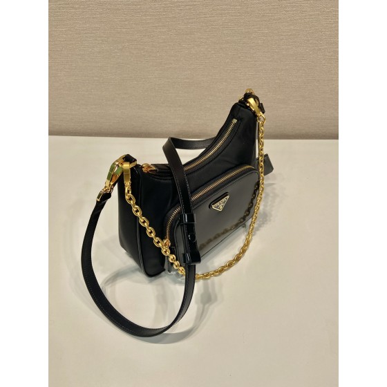 Prada new underarm bag 🎉1BC198