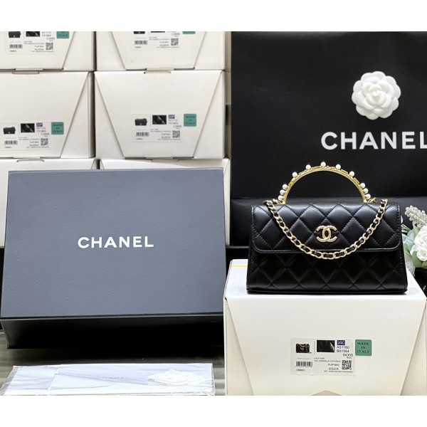 CHANEL Diamond Handle Kelly Bag