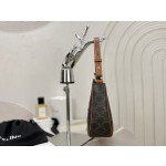 CELINE 𝐴𝑣𝑎 Underarm Bag Model: 114492