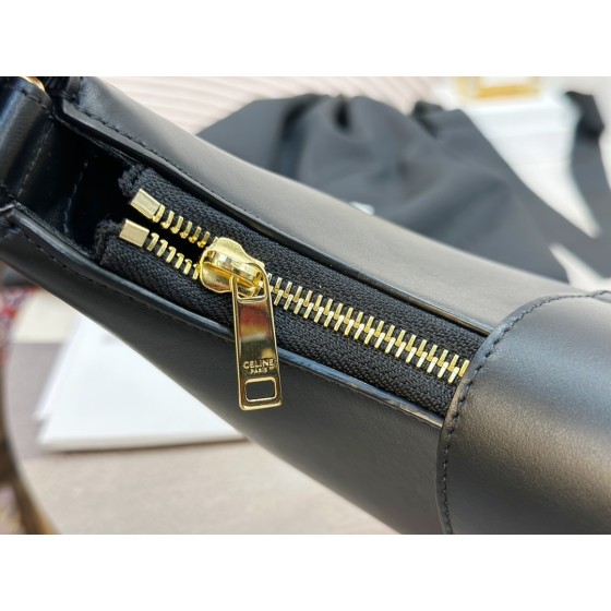 CELINE 𝐴𝑣𝑎 Underarm Bag Model: 114493