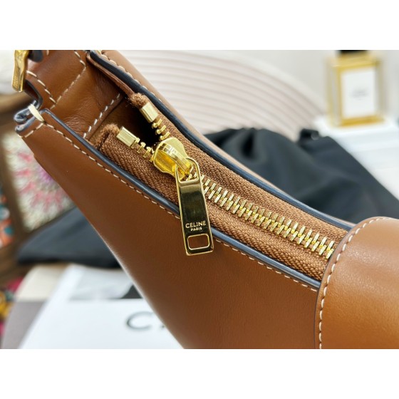 CELINE 𝐴𝑣𝑎 Underarm Bag Model: 114493