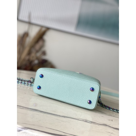 𝐋𝐎𝐔𝐈𝐒𝐕𝐔𝐈𝐓𝐓𝐎𝐍 M22606 Light Green Colorful Gold buckle Mini Capsines BB handbag