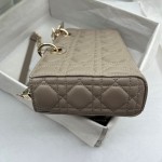 Dior JOY model 0540 Hazelnut Apricot