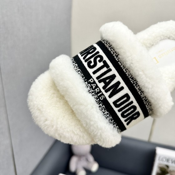 Dior Autumn/Winter New Wool Slippers