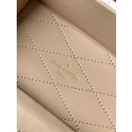 Louis Vuitton  M10079 白花 the Camera Box（相机盒）