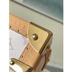 Louis Vuitton  M10079 白花 the Camera Box（相机盒）