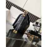 𝗖𝗛𝗔𝗡⻼𝗟 23B Crossbody Cover Bag