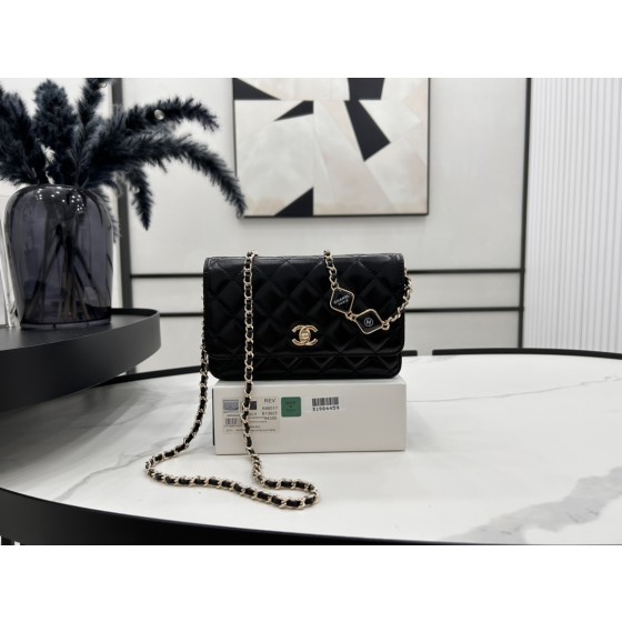 CHANEL A96017 Diamond Sugar Makeup Box