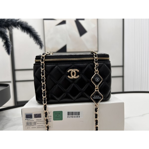 CHANEL A96018 Diamond Sugar Makeup Box
