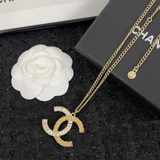 CHANEL necklace