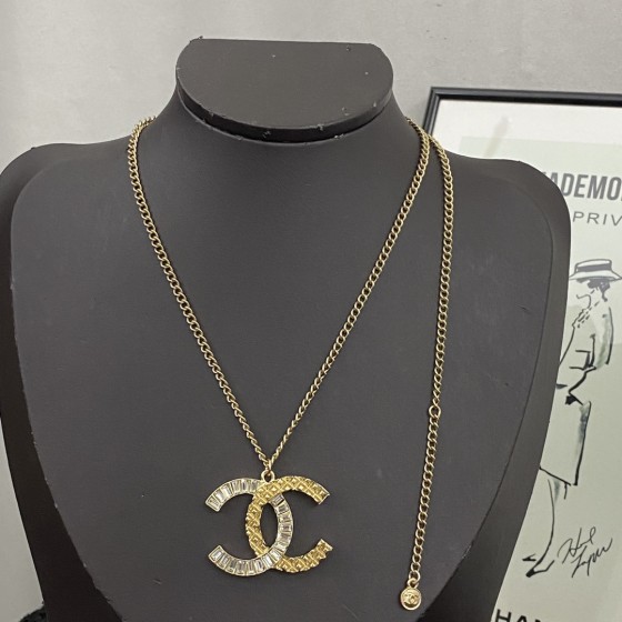 CHANEL necklace