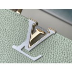 𝐋𝐎𝐔𝐈𝐒𝐕𝐔𝐈𝐓𝐓𝐎𝐍 M22916/M48865 Small Apple Green with White Chain Strips This CAPUCINES handbag