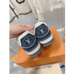 Louis Vuitton couple's latest color scheme sneakers