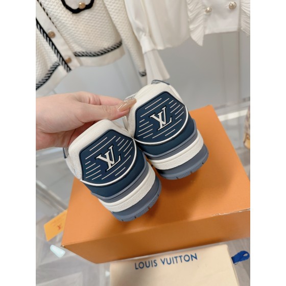 Louis Vuitton couple's latest color scheme sneakers