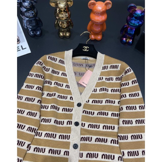 MIU MIU contrasting letter logo V-neck cardigan