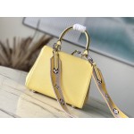 𝐋𝐎𝐔𝐈𝐒𝐕𝐔𝐈𝐓𝐓𝐎𝐍 M22617 This Cluny Mini Handbag