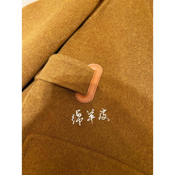 Hermes cashmere coat (consult customer service to confirm size before placing an order)