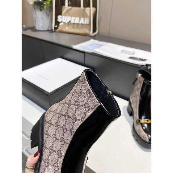 Gucci Vintage British Front Metal Logo Decorative Boots
