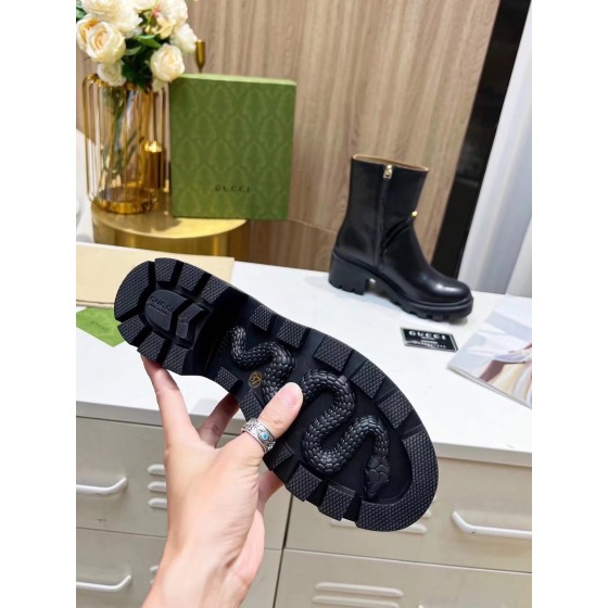 Gucci Vintage British Front Metal Logo Decorative Boots