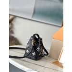 𝐋𝐎𝐔𝐈𝐒𝐕𝐔𝐈𝐓𝐓𝐎𝐍 Duty free version M46291