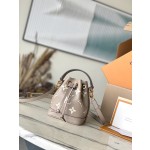 𝐋𝐎𝐔𝐈𝐒𝐕𝐔𝐈𝐓𝐓𝐎𝐍 Duty free version M46291