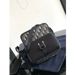 Dior 8 handbag comes with shoulder strap number 2ESWS006