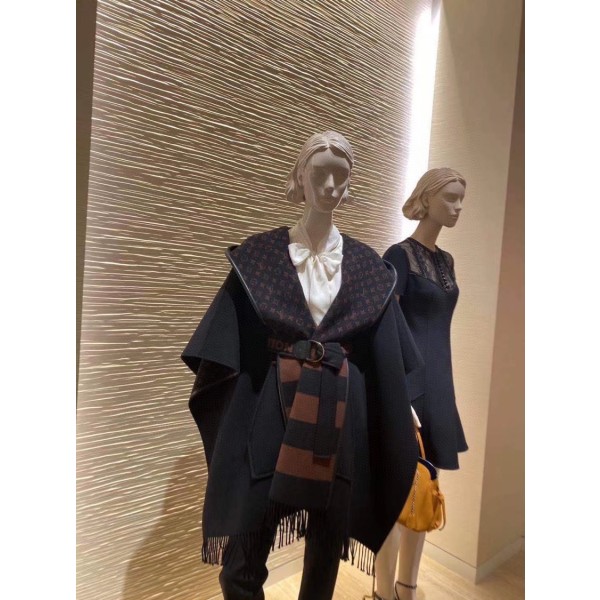 Louis Vuitton Cape Coat (consult customer service to confirm the size before placing a custom order)