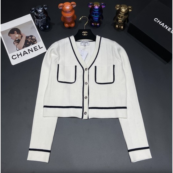 CHANEL CARDIGAN TOP