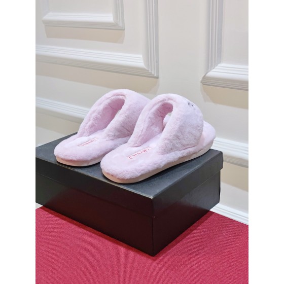 CHANEL bread plush herringbone mop