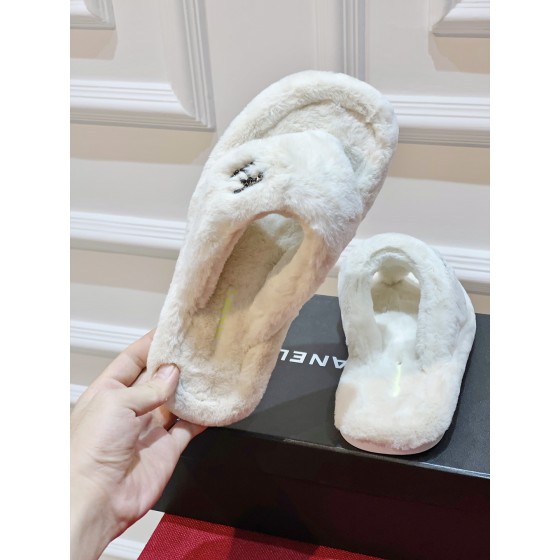 CHANEL bread plush herringbone mop