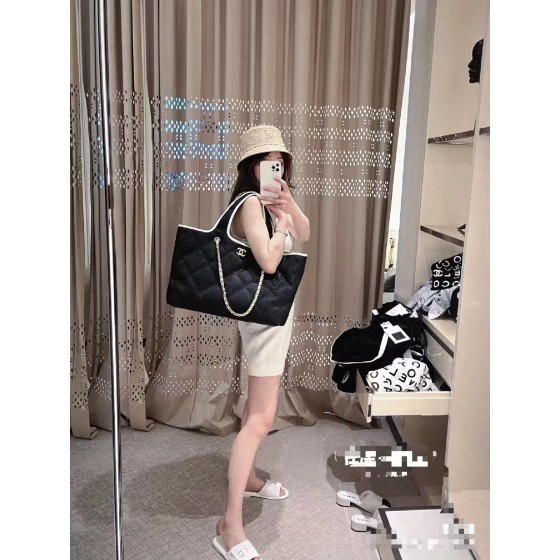 CHANEL 23A New Beach Bag