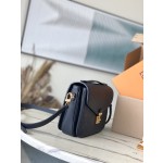 𝐋𝐎𝐔𝐈𝐒𝐕𝐔𝐈𝐓𝐓𝐎𝐍 Duty free version M41487