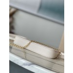 𝐋𝐎𝐔𝐈𝐒𝐕𝐔𝐈𝐓𝐓𝐎𝐍 Duty free version M81066