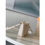 𝐋𝐎𝐔𝐈𝐒𝐕𝐔𝐈𝐓𝐓𝐎𝐍 Duty free version M81066