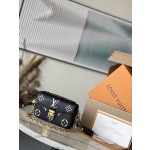 𝐋𝐎𝐔𝐈𝐒𝐕𝐔𝐈𝐓𝐓𝐎𝐍 Duty free version M46596