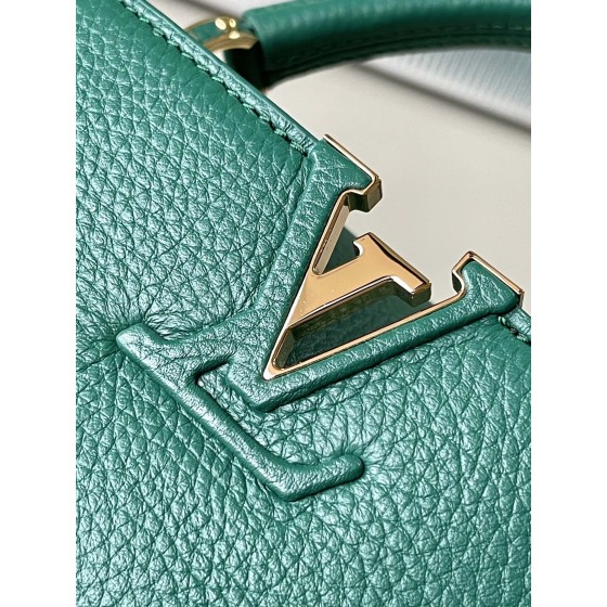 𝐋𝐎𝐔𝐈𝐒𝐕𝐔𝐈𝐓𝐓𝐎𝐍 M59434 dark green gold buckle small size This CAPUCINES BB handbag