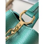 𝐋𝐎𝐔𝐈𝐒𝐕𝐔𝐈𝐓𝐓𝐎𝐍 M59434 dark green gold buckle mini This Capuchines mini handbag