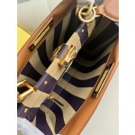 FENDI Peekaboo ISeeU handbag model number: 018