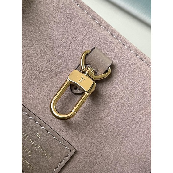 𝐋𝐎𝐔𝐈𝐒𝐕𝐔𝐈𝐓𝐓𝐎𝐍 Duty free version M45494